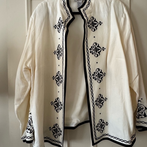 Linea by Louis Dell'Olio Jackets & Blazers - Linea by Louis Dell’Olio Elegant Off-White and Black Embroidered Jacket Size 2x